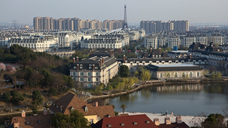 Illustration for article titled China's brand-new abandoned cities could be dystopian movie sets